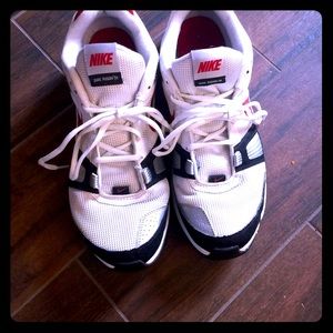 NIKE DUAL FUSION SHOES